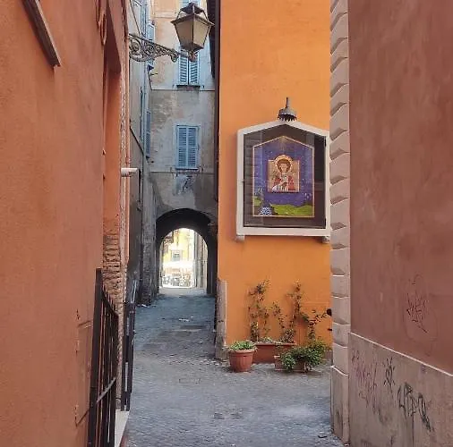 Romantic Historic Home, Piazza Navona- Piano2roma Daire Roma