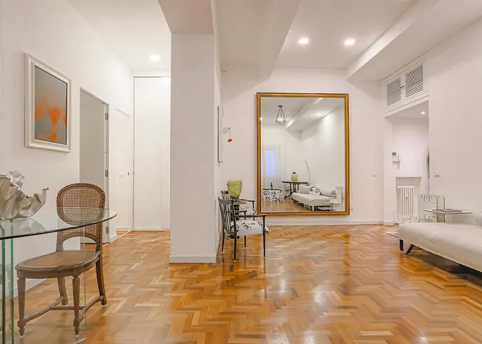 Romantic Historic Home, Piazza Navona- Piano2roma *