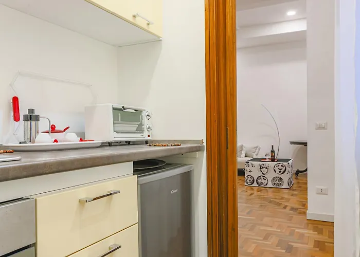 Daire Romantic Historic Home, Piazza Navona- Piano2roma *